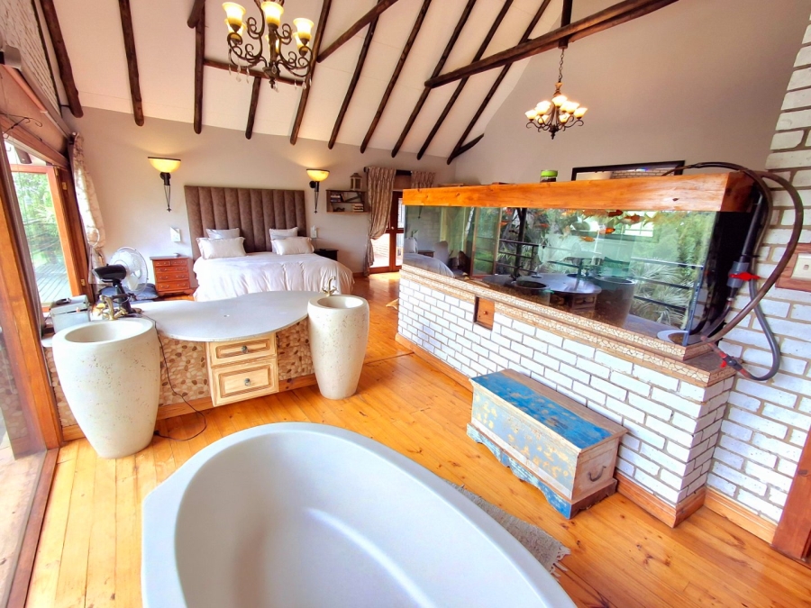 5 Bedroom Property for Sale in River Lodge Estate Free State